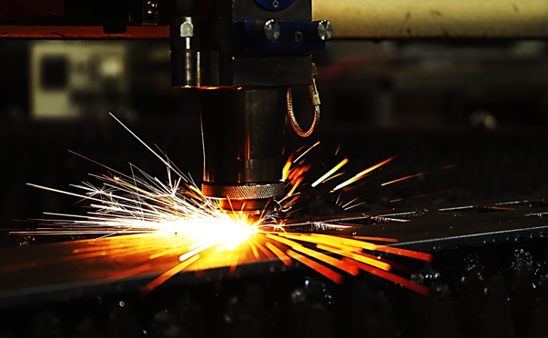 Precyzyjne cięcie aluminium: Wykorzystanie laserów do osiągnięcia doskonałej jakości krawędzi