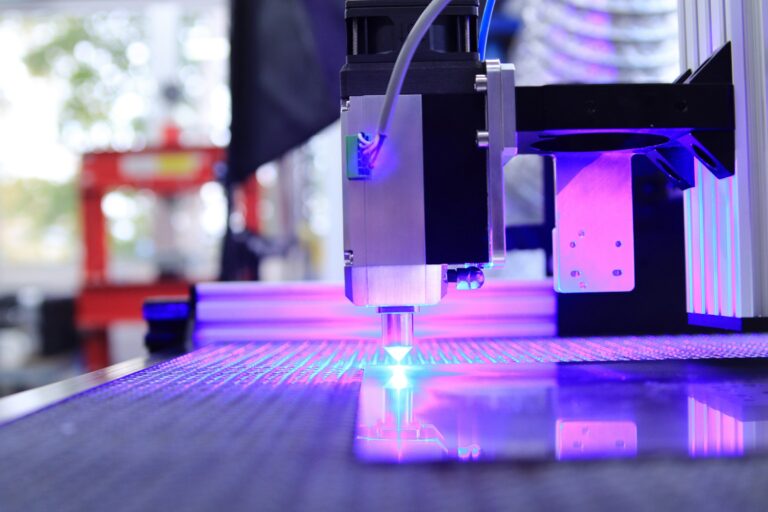 Laserowe cięcie blach – przemysłowa innowacja w obróbce metali